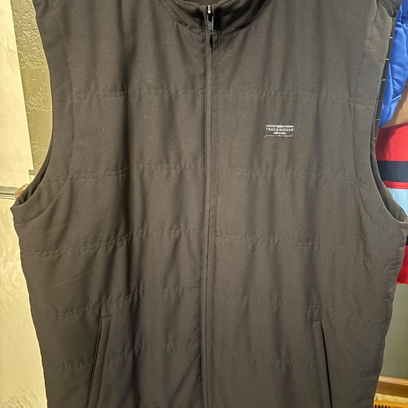 “New” Travis Mathew Interlude Quilted Vest LARGE - Picture 7 of 8